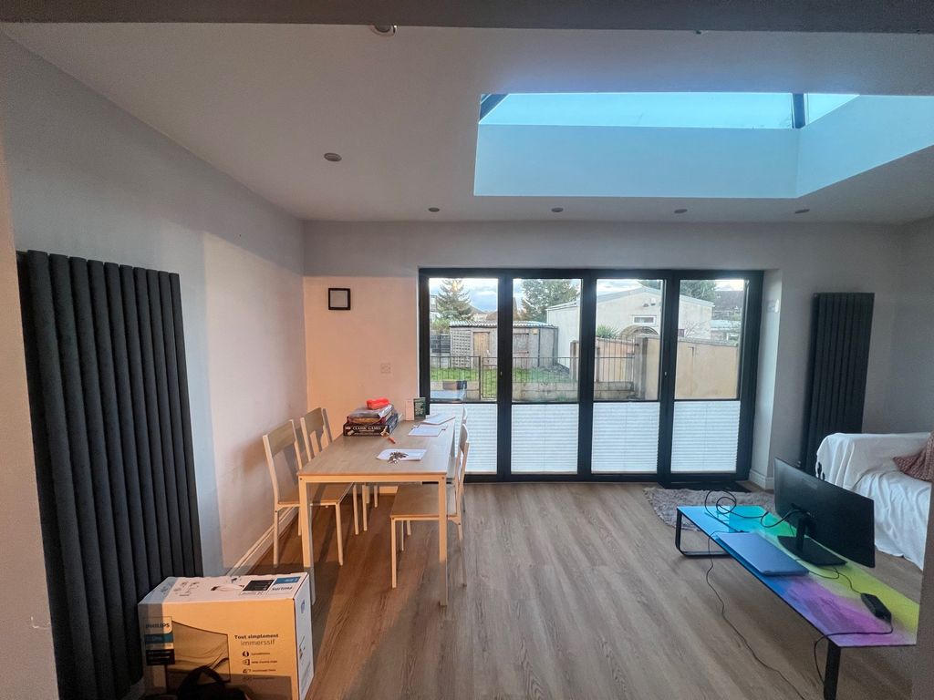 Property photo 3 of 8