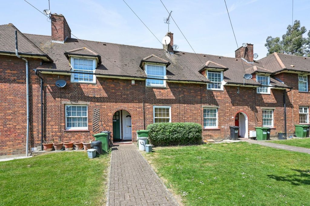 Property photo 1 of 8