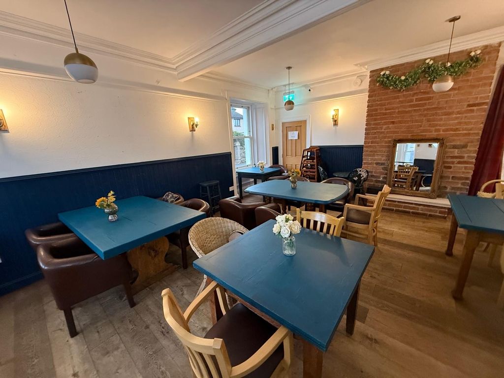 Property photo 2 of 11