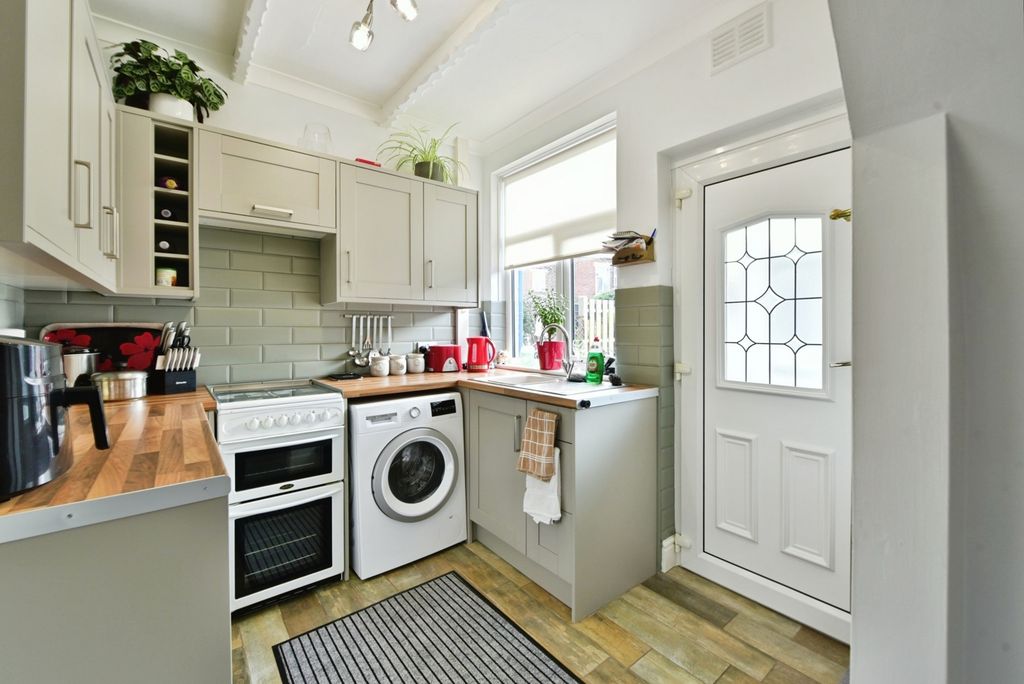 Property photo 3 of 12 Pbox-Img.Jpg