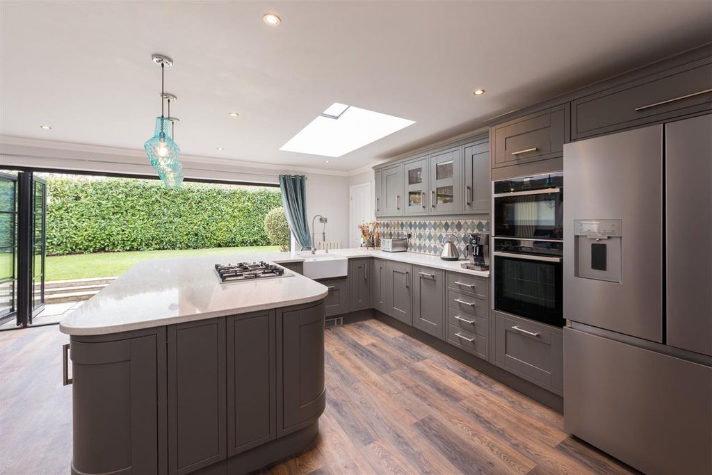 Property photo 3 of 22