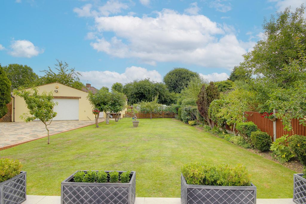 Property photo 2 of 42 Rear Garden