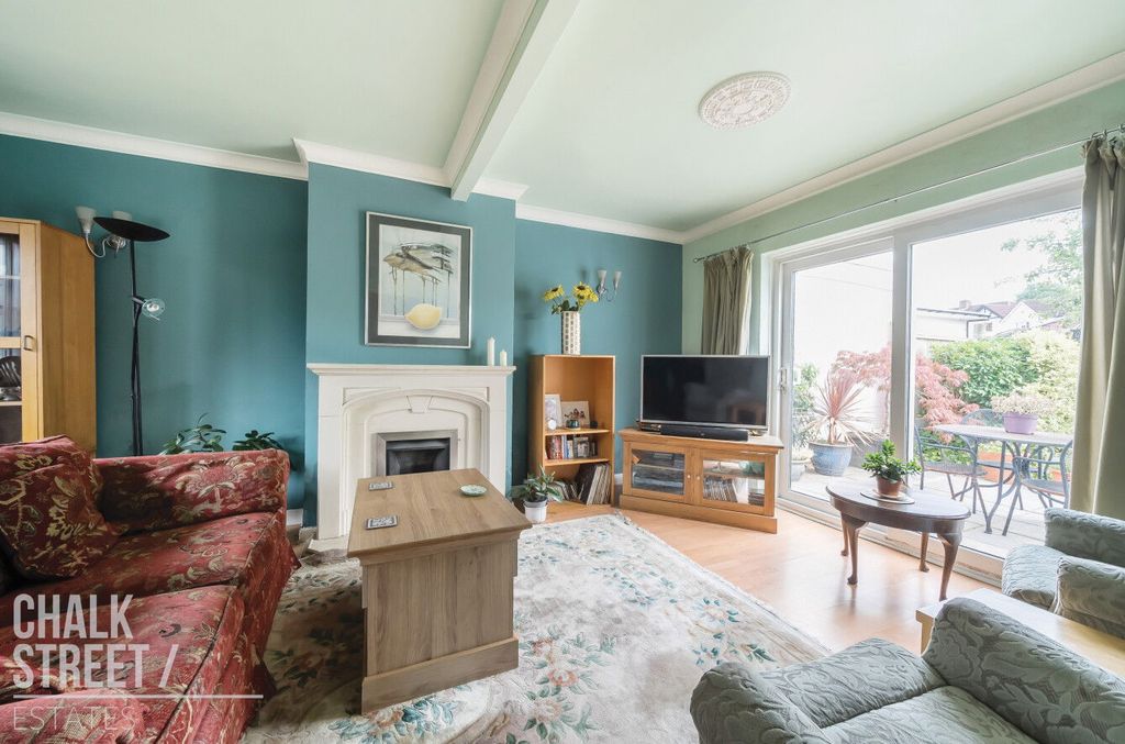 Property photo 2 of 20