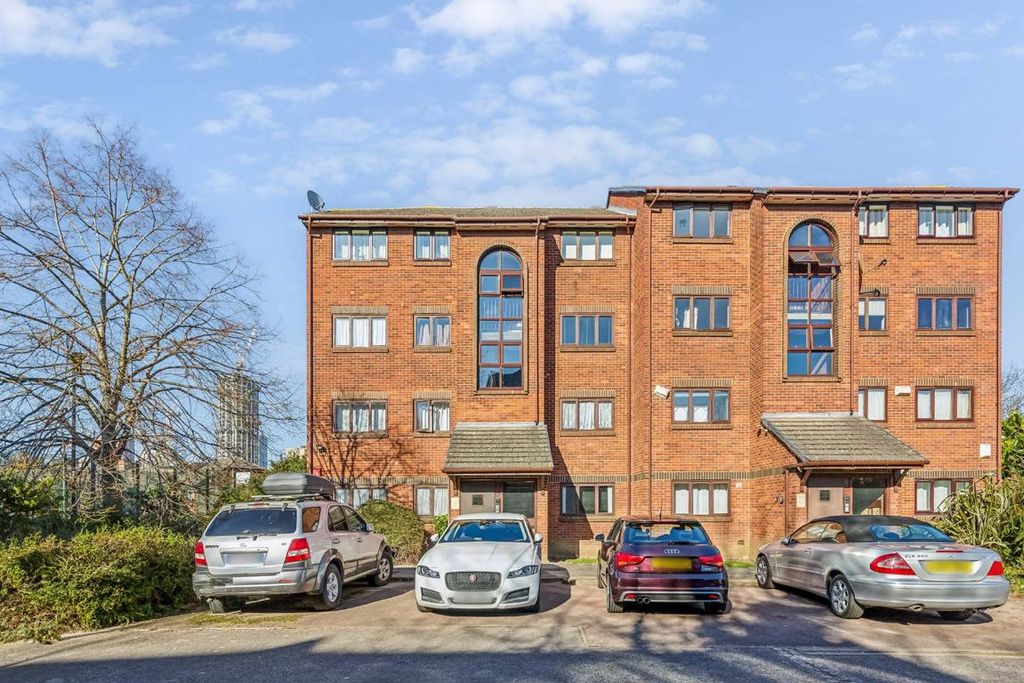 Property photo 1 of 5