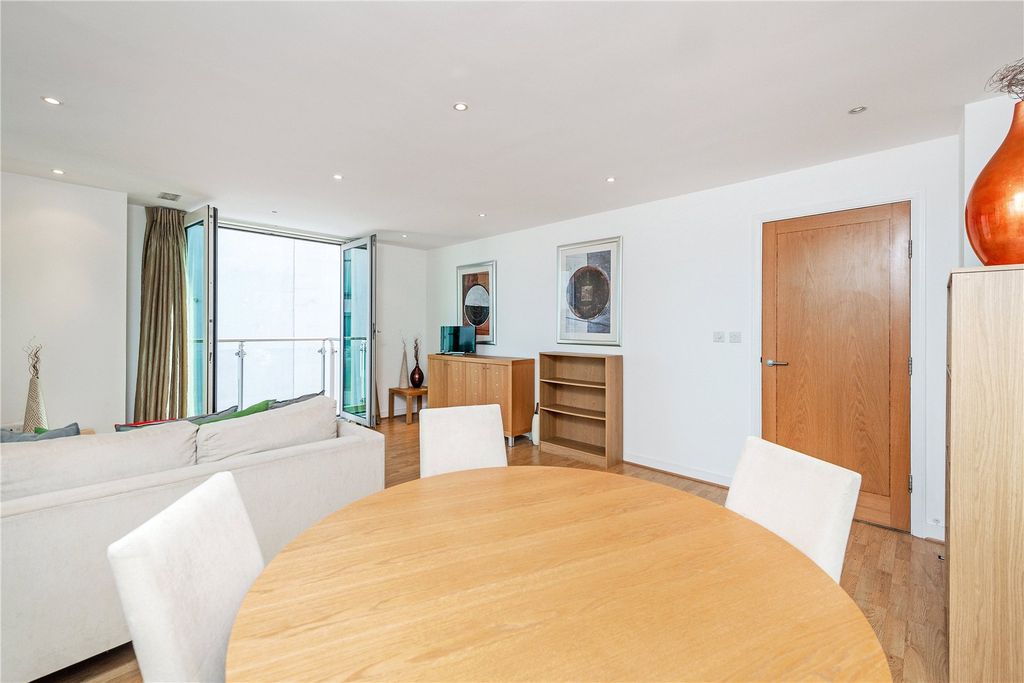 Property photo 2 of 17 Dining