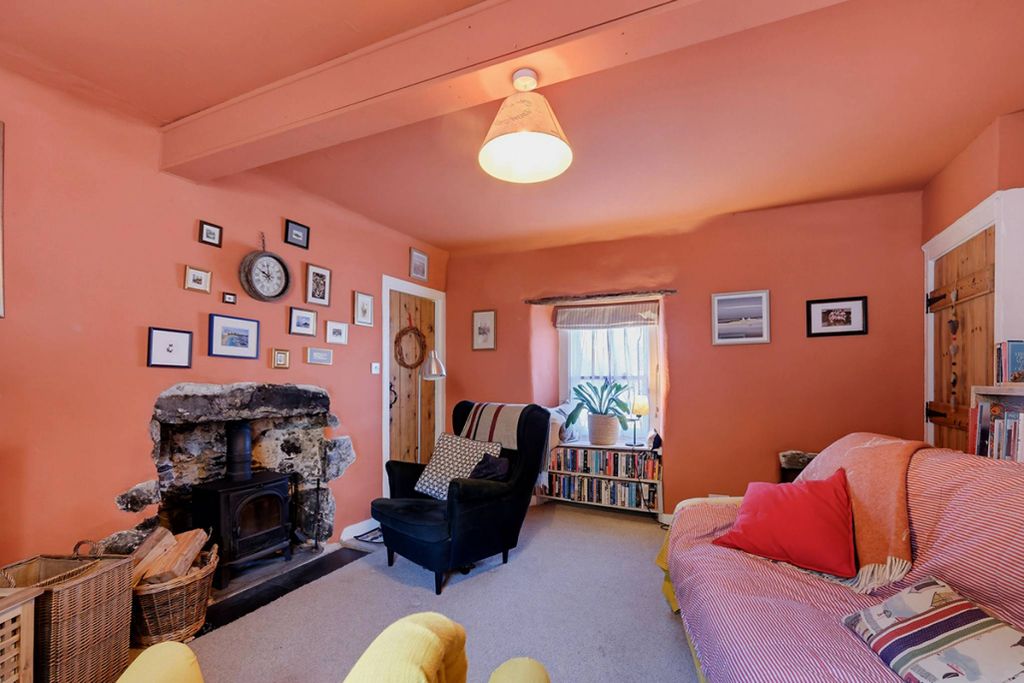 Property photo 3 of 37