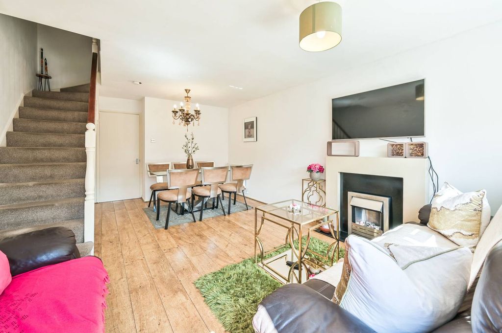 Property photo 3 of 10
