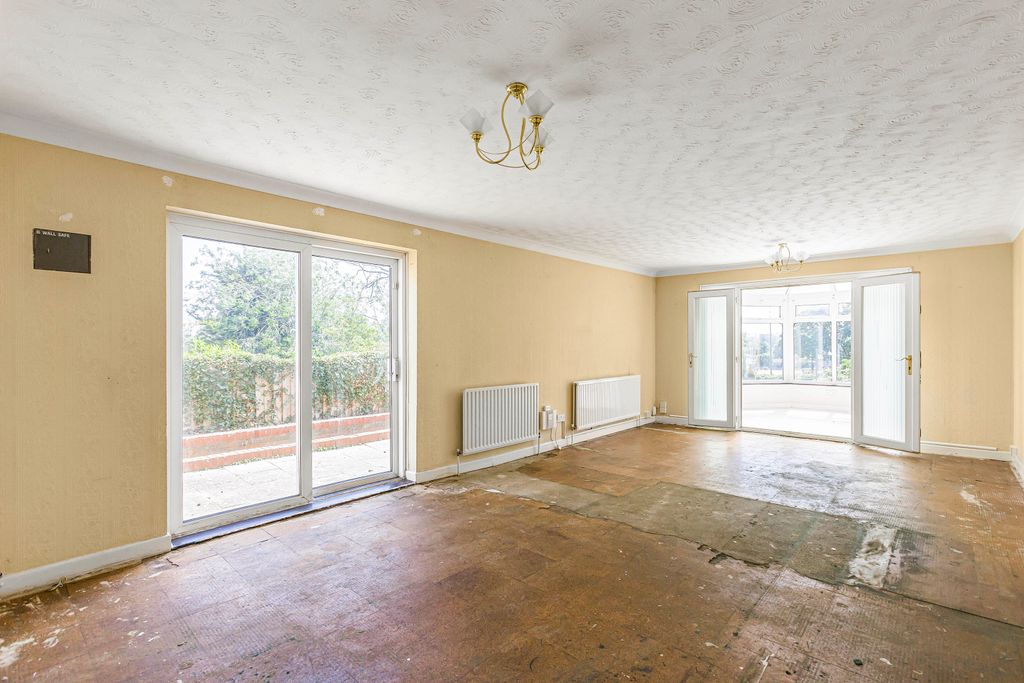 Property photo 3 of 14 Living Room