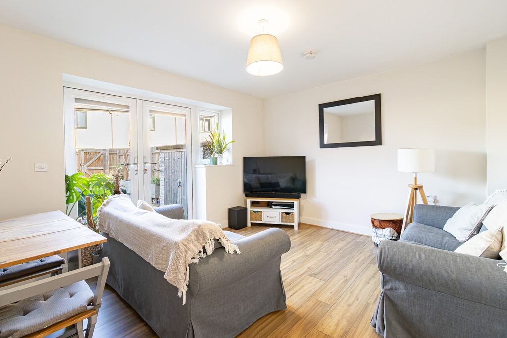 Property photo 2 of 21 5574514