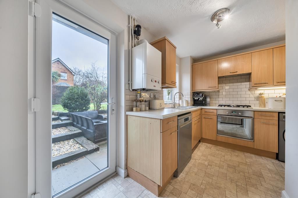 Property photo 3 of 20 Kitchen