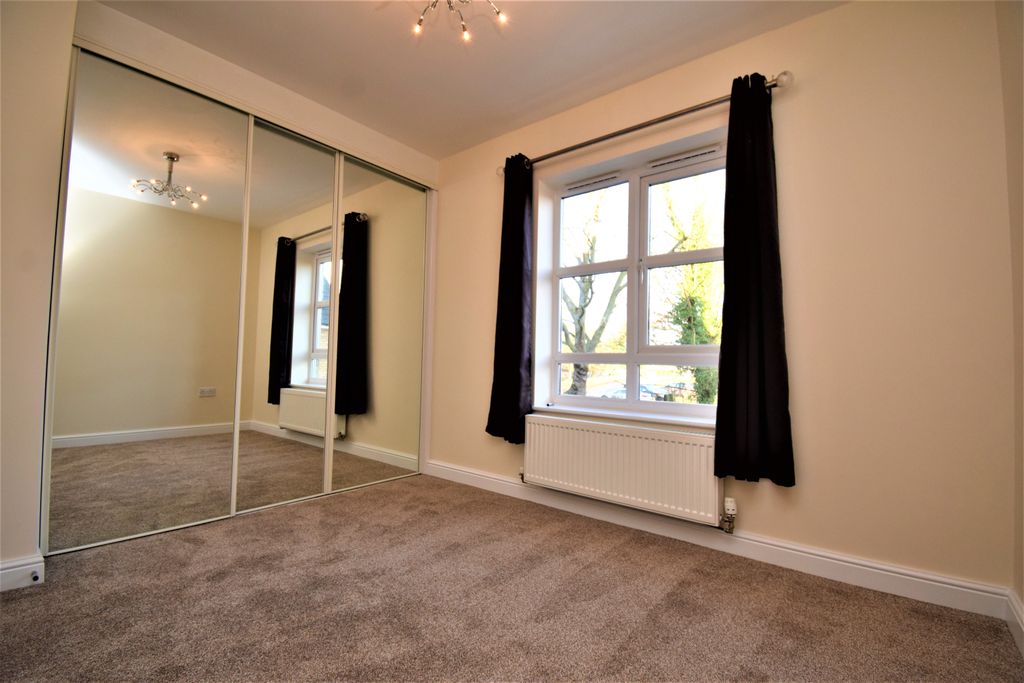 Property photo 3 of 8 Photo 03