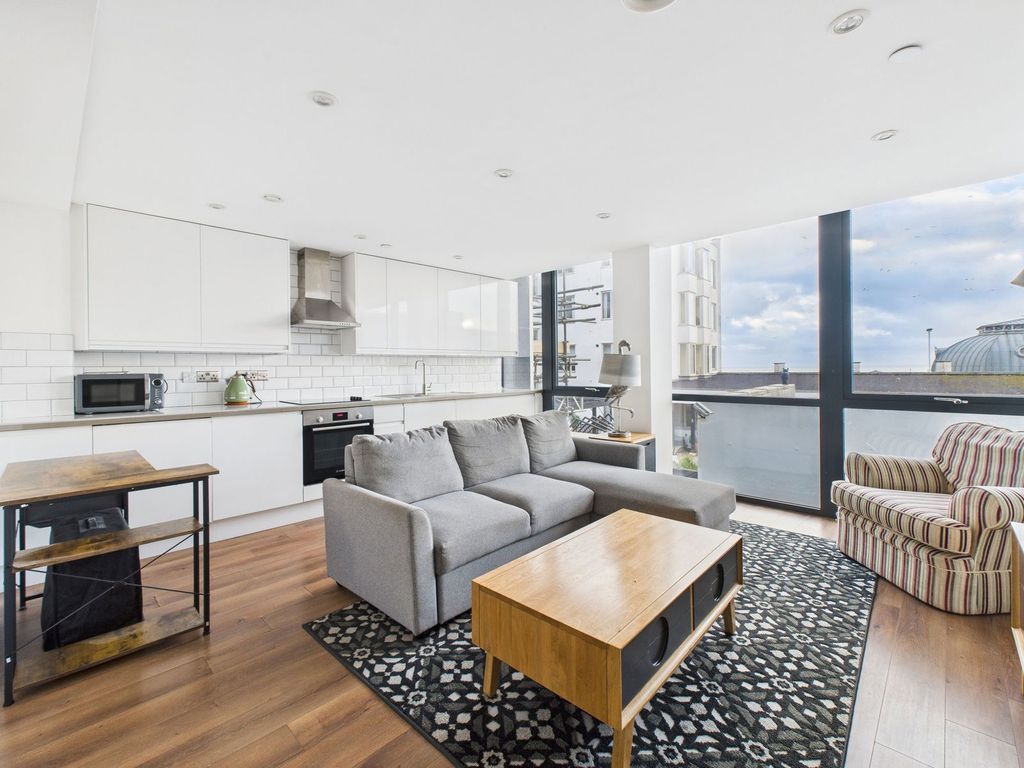 Property photo 2 of 10