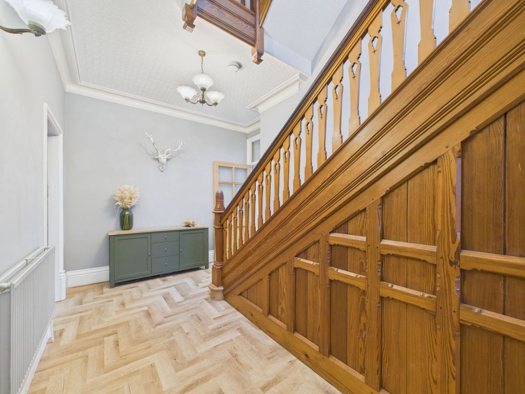 Property photo 3 of 25