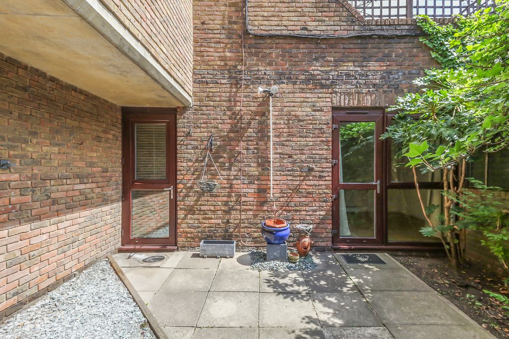 Property photo 3 of 9 Picture No. 22