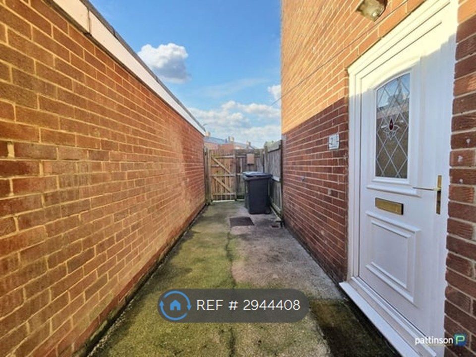 Property photo 2 of 16
