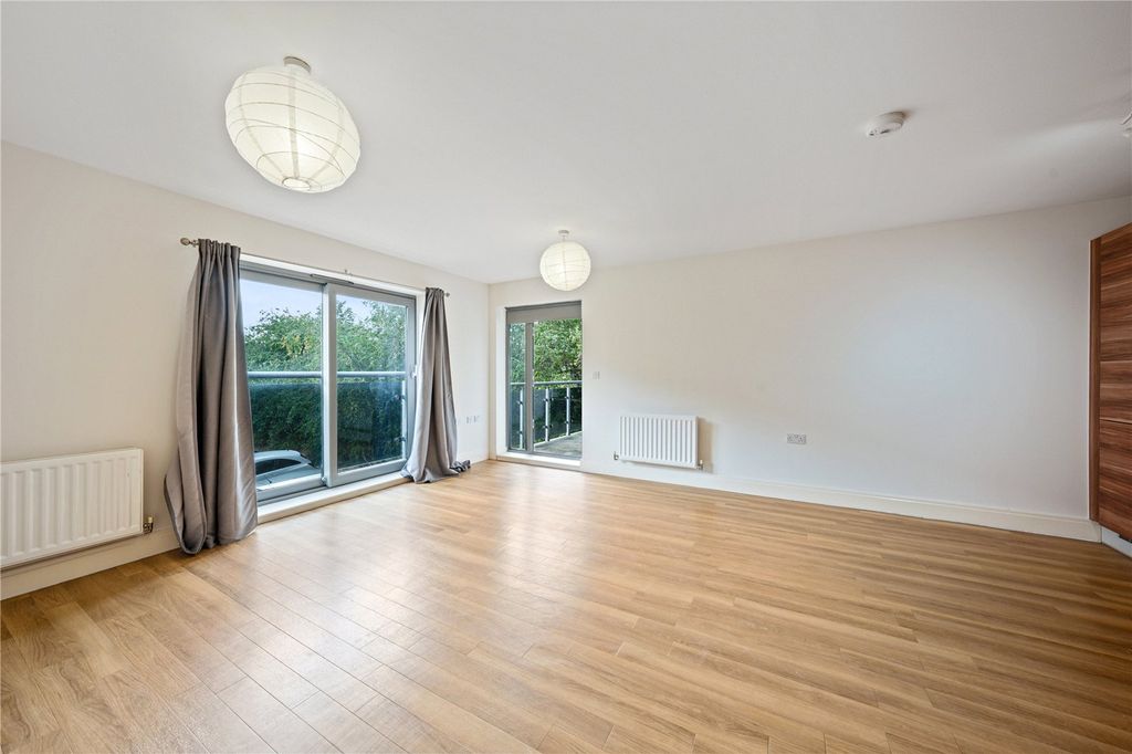 Property photo 1 of 9 Picture No. 15