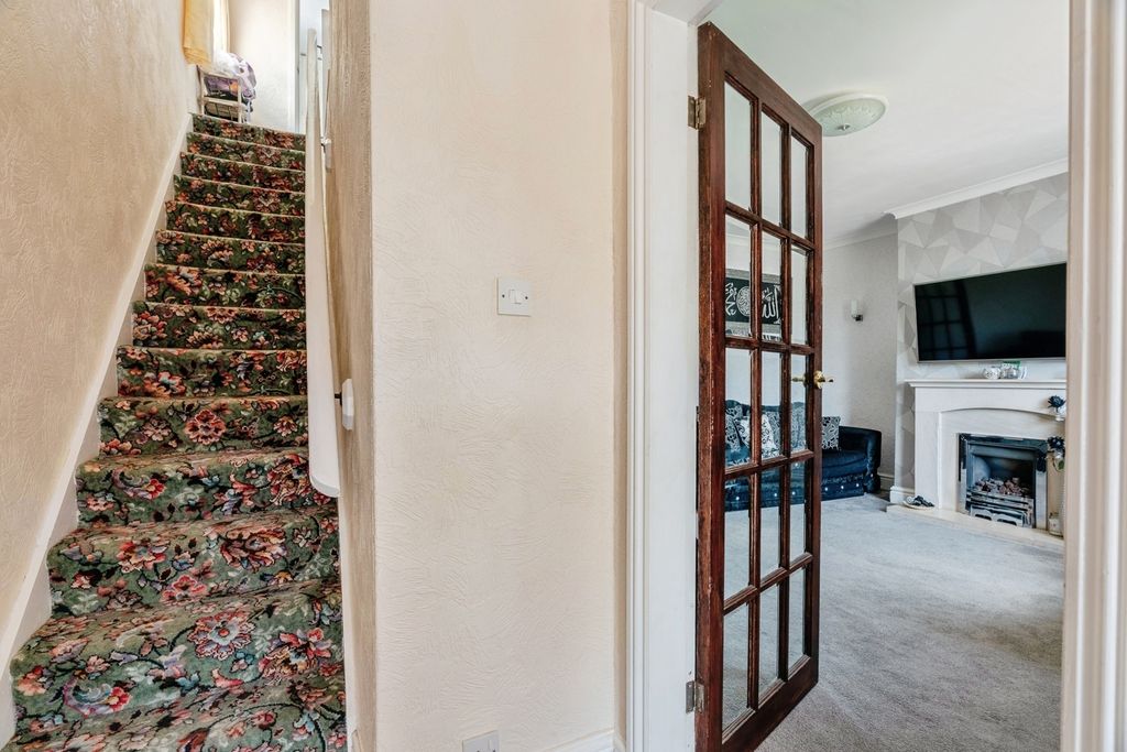 Property photo 2 of 17 Photo