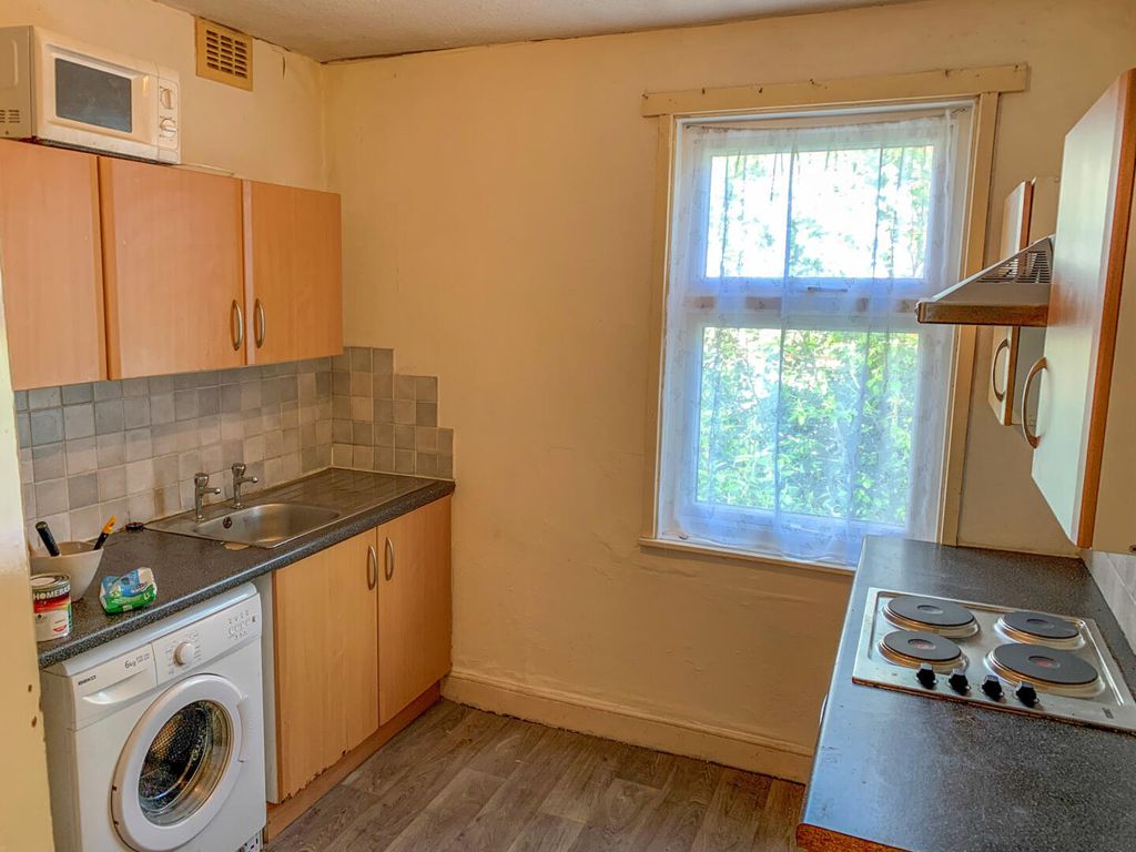 Property photo 3 of 4 Kitchen