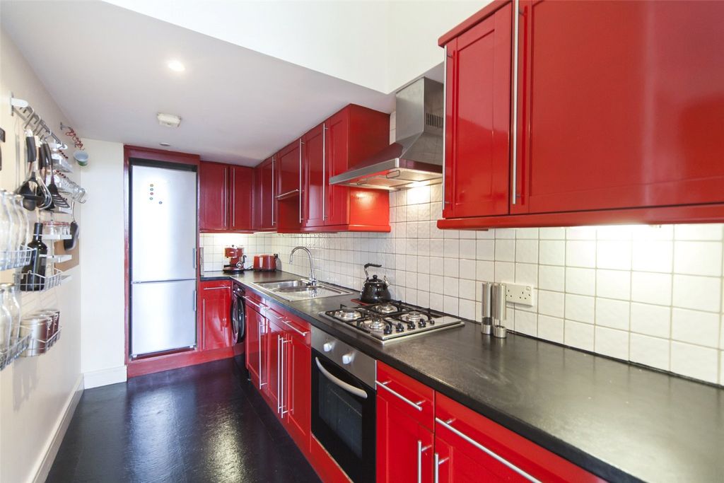 Property photo 2 of 8 Kitchen