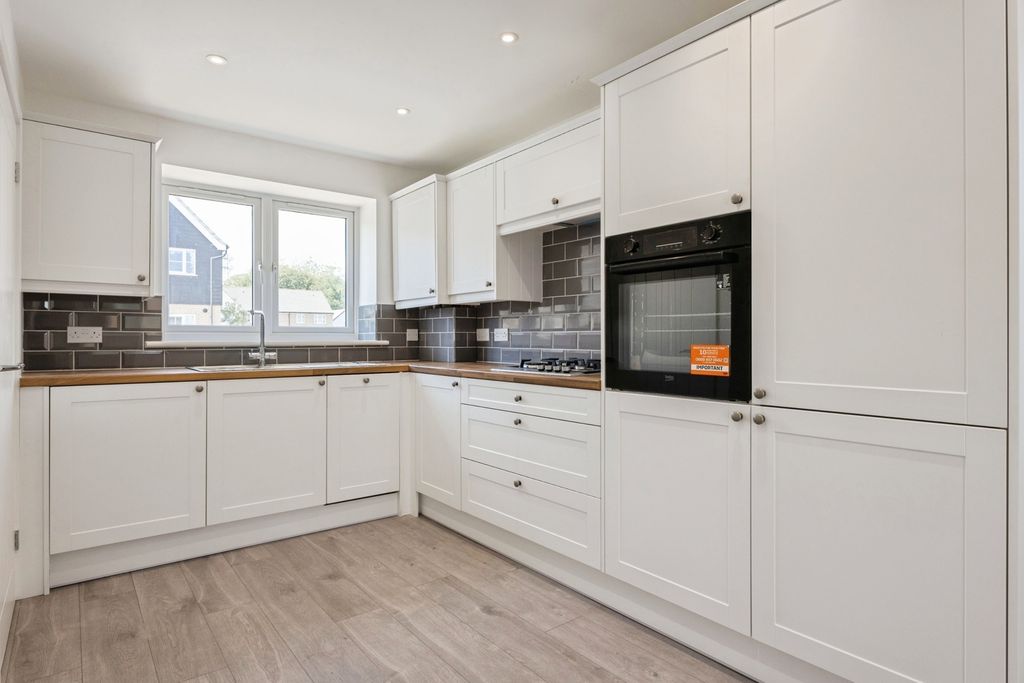 Property photo 2 of 24 Pbox-Img.Jpg
