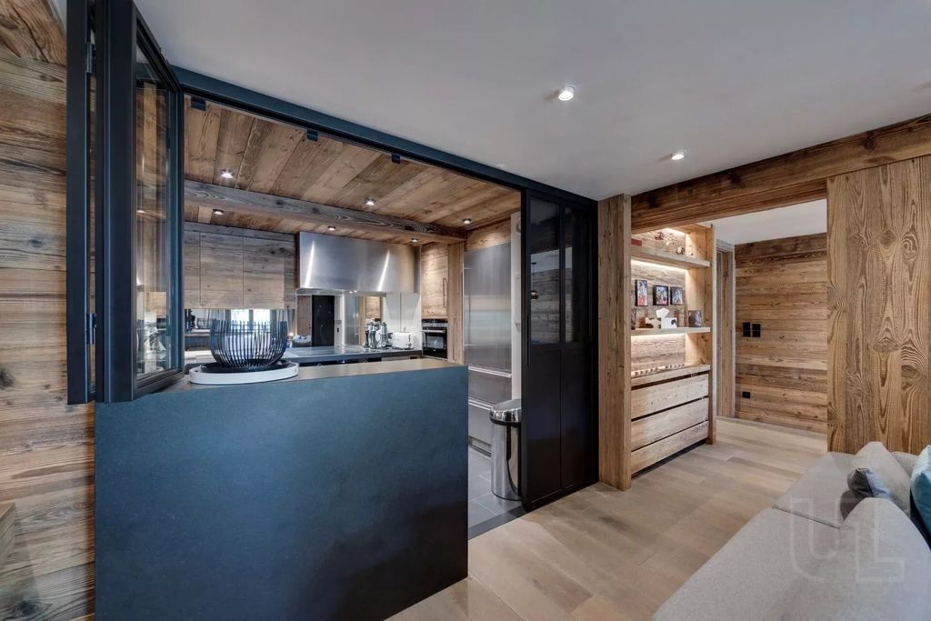 Property photo 2 of 34