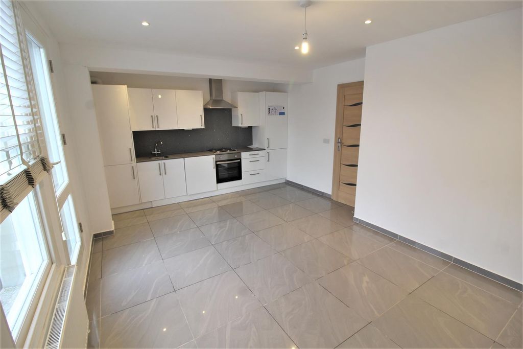 Property photo 1 of 7 Living Area