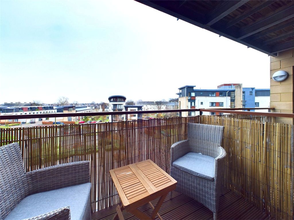 Property photo 3 of 23 Picture No. 10