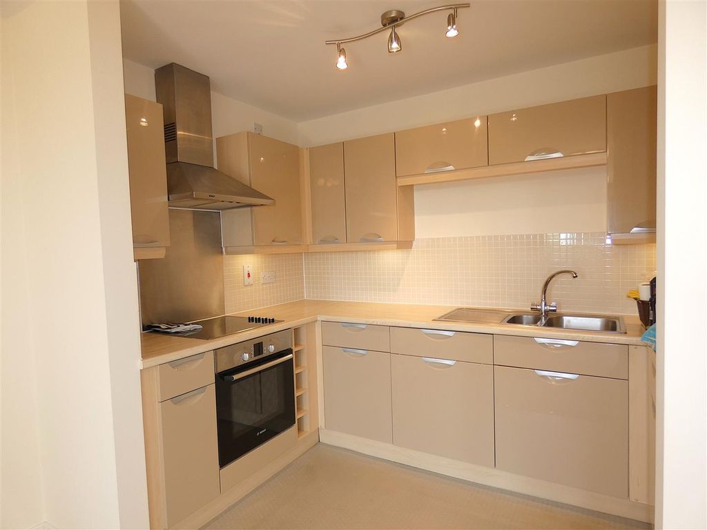 Property photo 2 of 8 Kitchen.Jpg