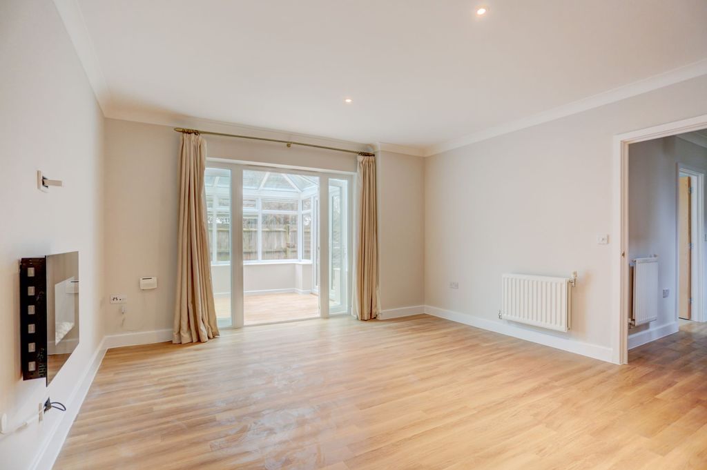 Property photo 2 of 29