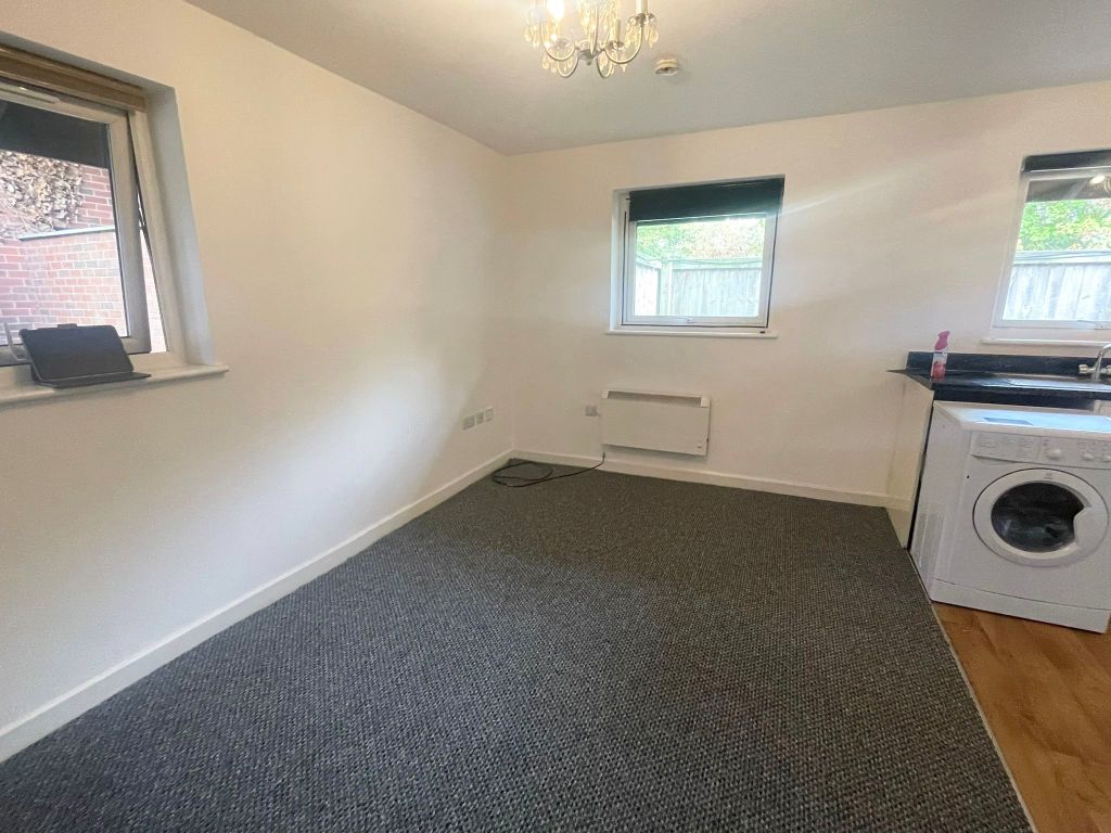 Property photo 3 of 6