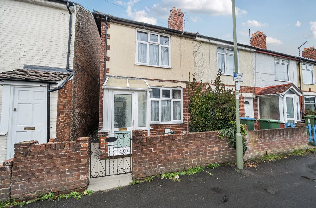 Property photo 1 of 13 1372054-21-690245...