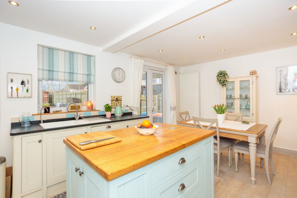 Property photo 1 of 35 Kitchen/Diner