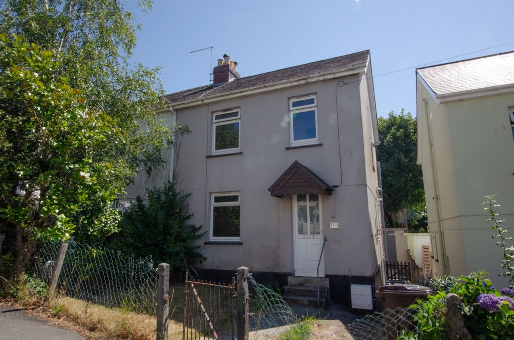 Property photo 1 of 10 12 Green Lane-10