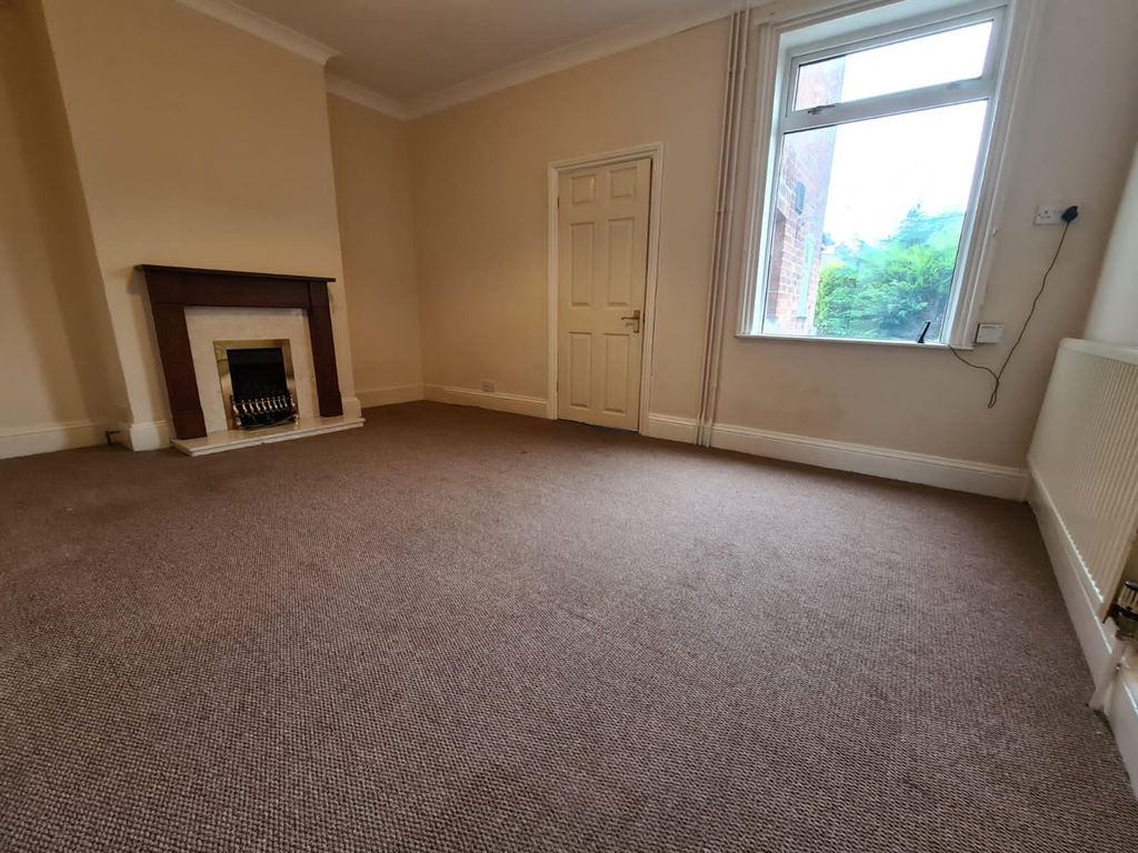 Property photo 3 of 12 Dining Room