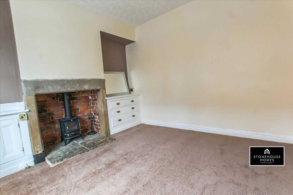Property photo 2 of 11 Lounge