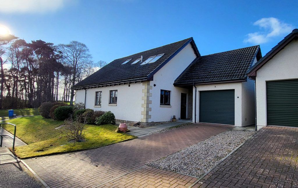 Property photo 2 of 34