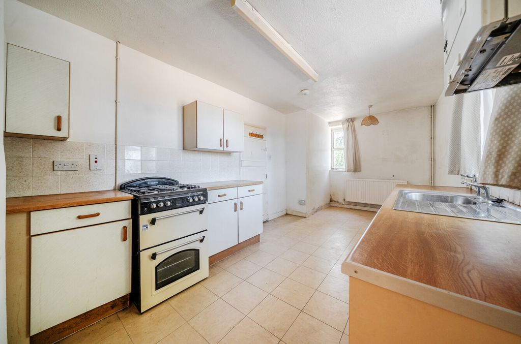 Property photo 3 of 21 Kitchen