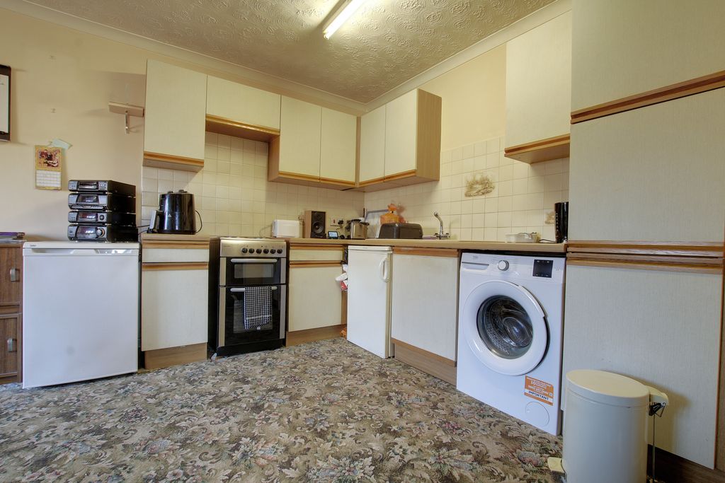 Property photo 2 of 6