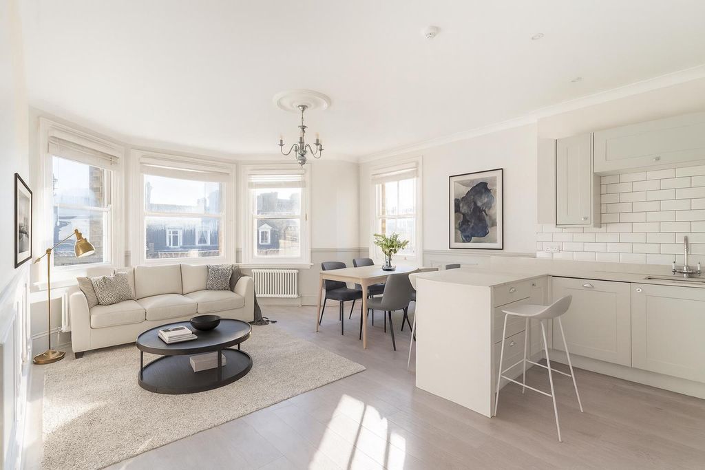 Property photo 2 of 25 4Abc7Fd3-82Ab-47Bc-92E2-Cbfe448287Fa.Png