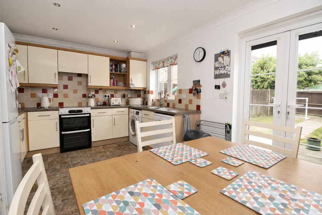 Property photo 3 of 18 c0Ec2696-c935-4A72-B99B-B4047F76746c.Png