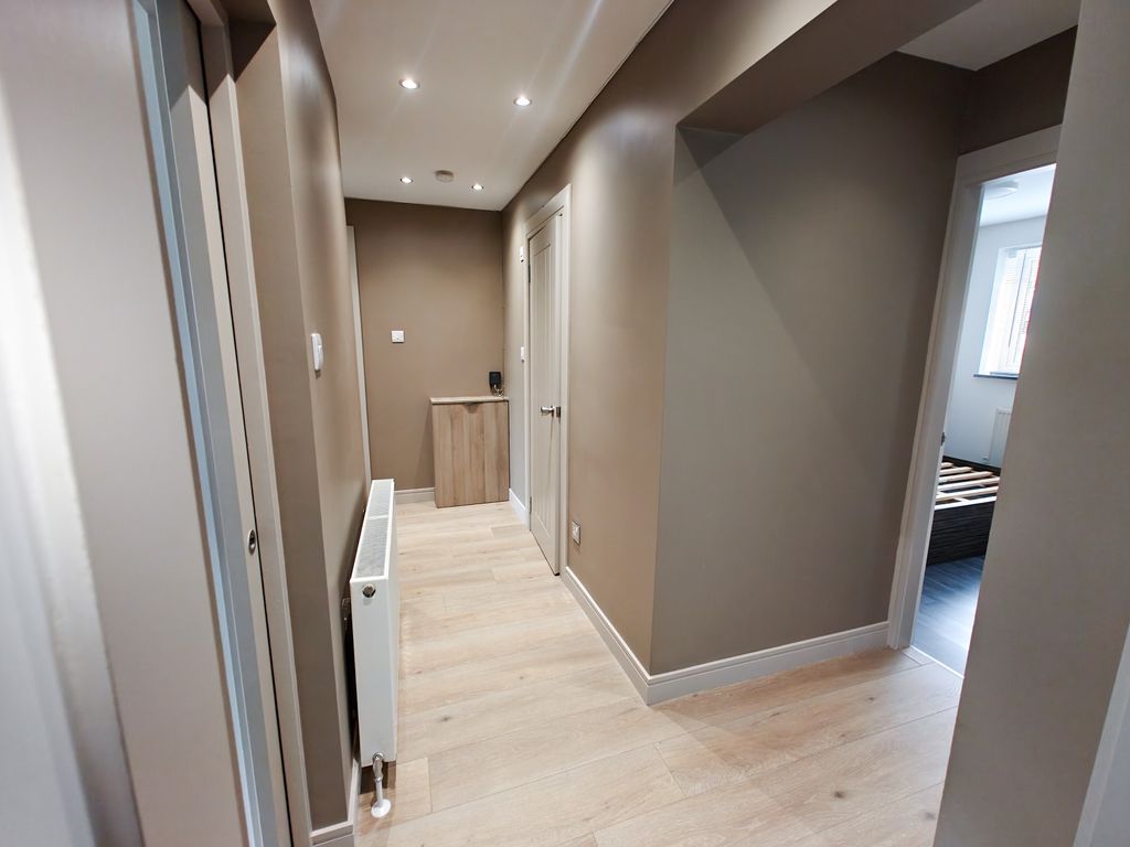 Property photo 2 of 33