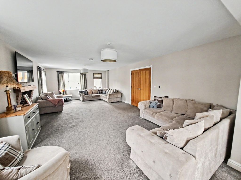Property photo 3 of 31 20260618_115645