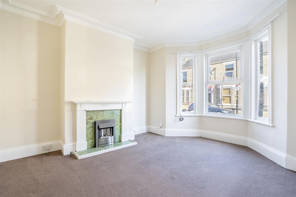 Property photo 2 of 14 14 Hs-3.Jpg