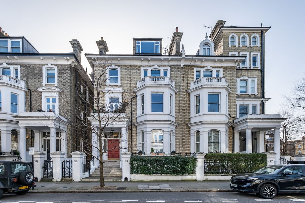 Property photo 2 of 21