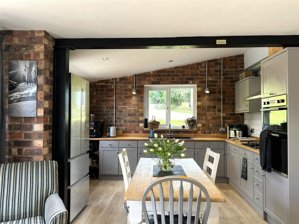 Property photo 3 of 26 Img_4824.Jpg