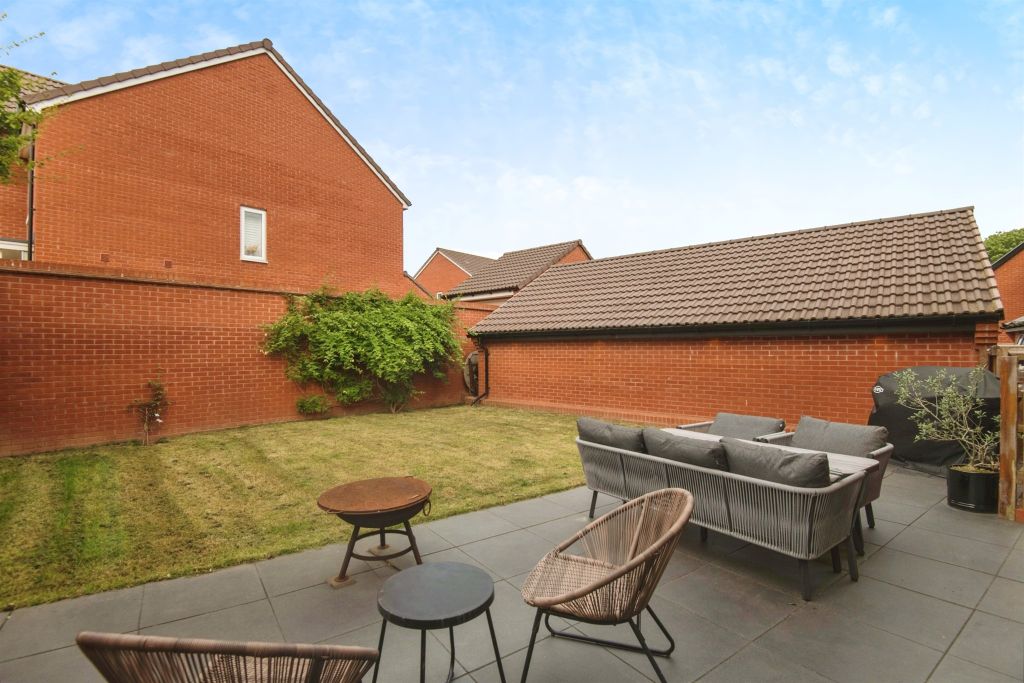 Property photo 2 of 17