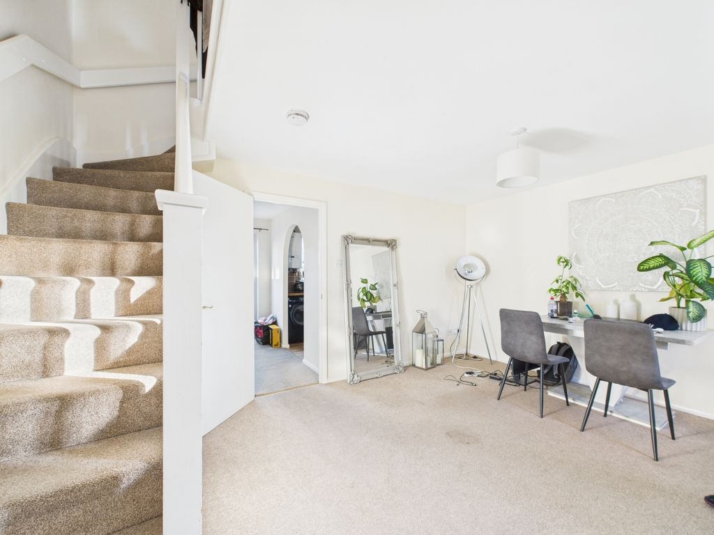 Property photo 2 of 7 Cam01721G0-Pr0108-Still006