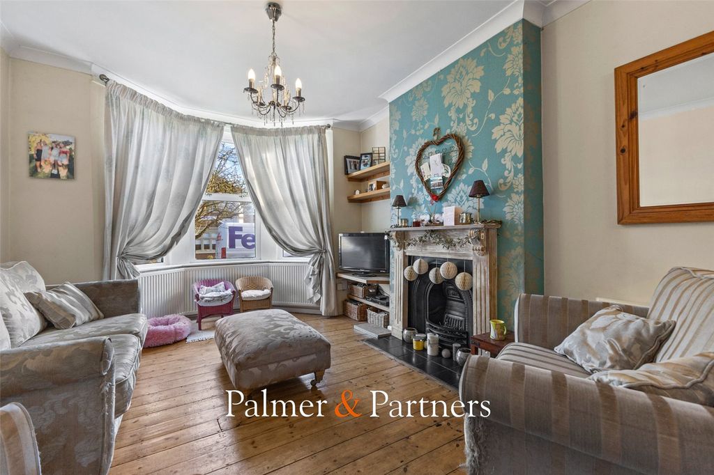 Property photo 2 of 27 Picture No. 10