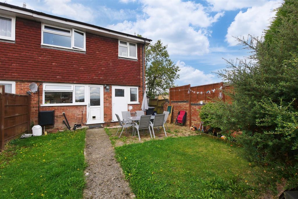 Property photo 2 of 8
