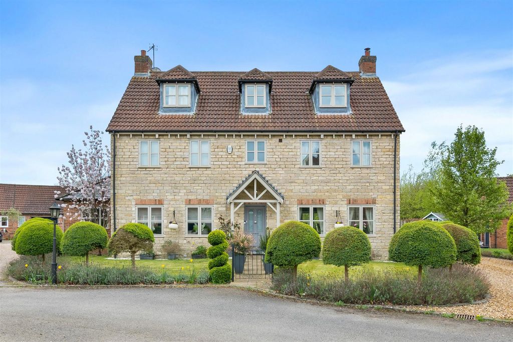 Property photo 1 of 47